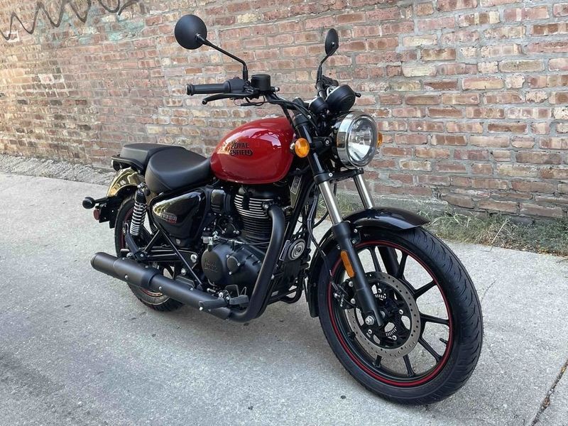 2022 Royal Enfield Meteor Fireball Red  Image 4