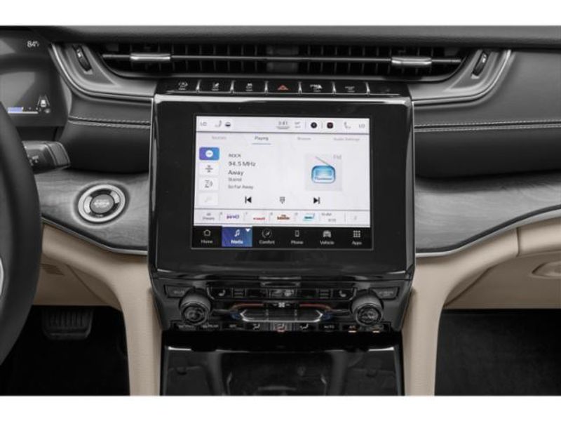 2025 Jeep Grand Cherokee Laredo X photo 2