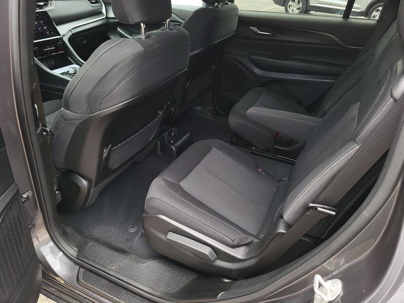 2024 Jeep Grand Cherokee L LaredoImage 29