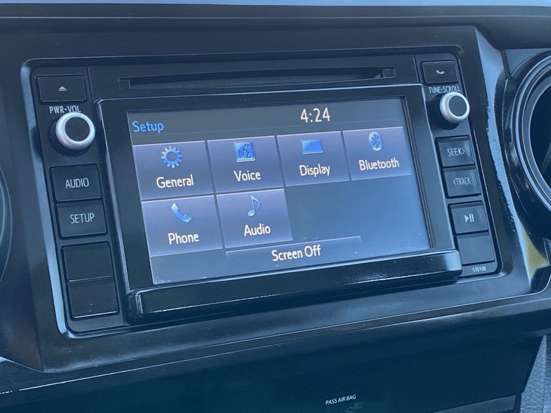 Used 2018 Toyota Tacoma Image 18