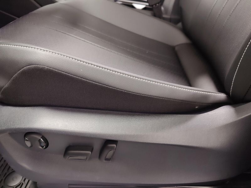 2024 Volkswagen Tiguan SE R-Line Black AWD w/SunroofImage 17