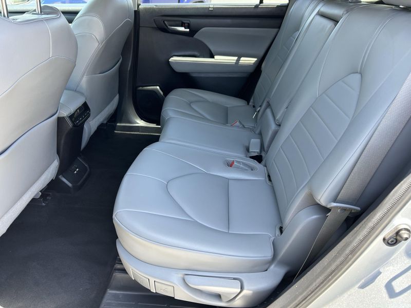 Used 2021 Toyota Highlander XLEImage 15