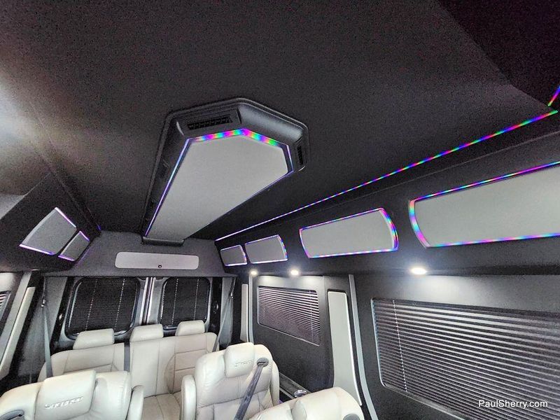 New 2024 RAM Promaster 2500 Slt+ Window Van High Roof 159