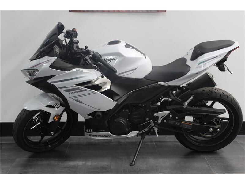 2023 Kawasaki NINJA 400 Image 3