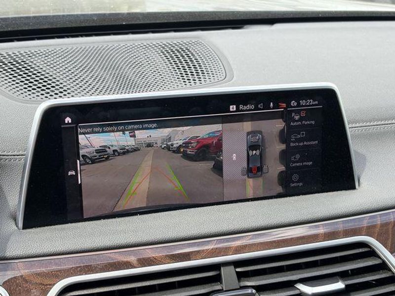 Used 2022 BMW 740 740iImage 6