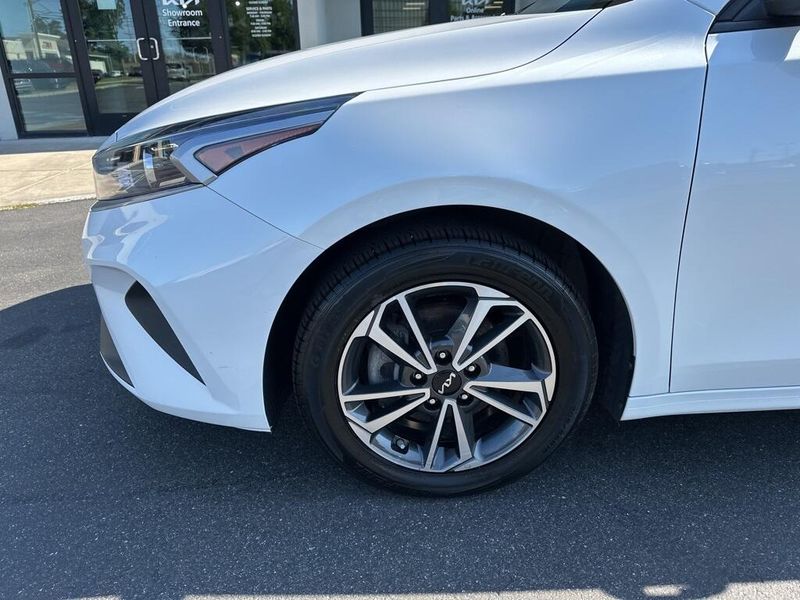 Used 2023 Kia Forte LXSImage 11