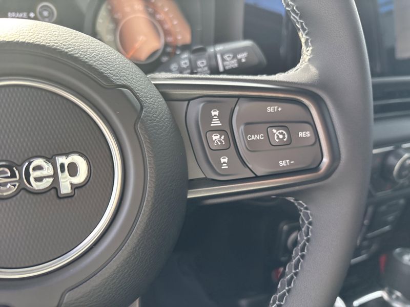 New 2026 Jeep Wrangler 4-door Rubicon XImage 24