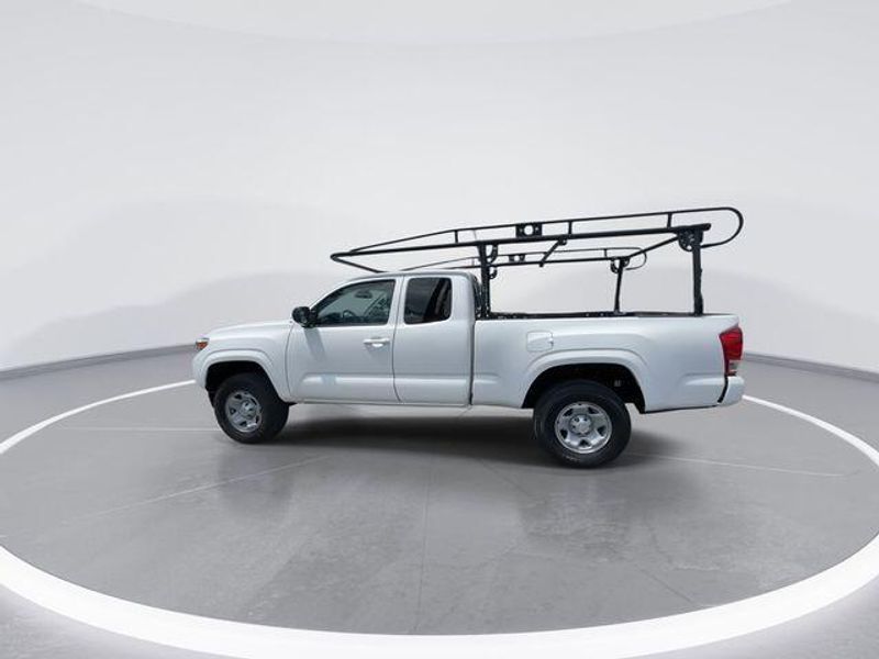Used 2023 Toyota Tacoma SRImage 5