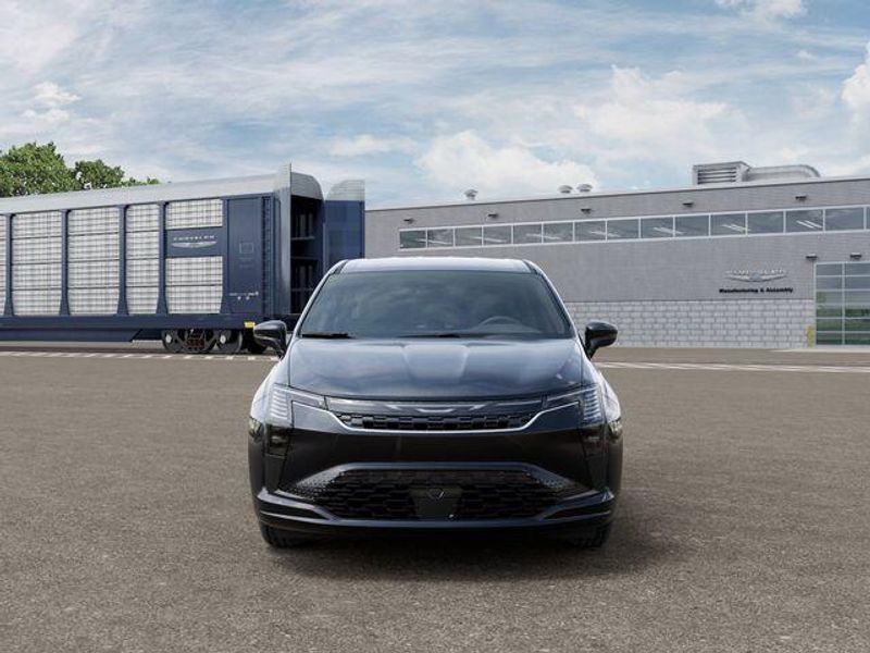 New 2027 Chrysler Pacifica SelectImage 6