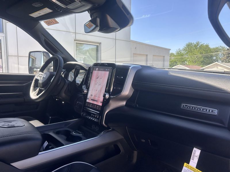 2025 RAM 2500 LaramieImage 20