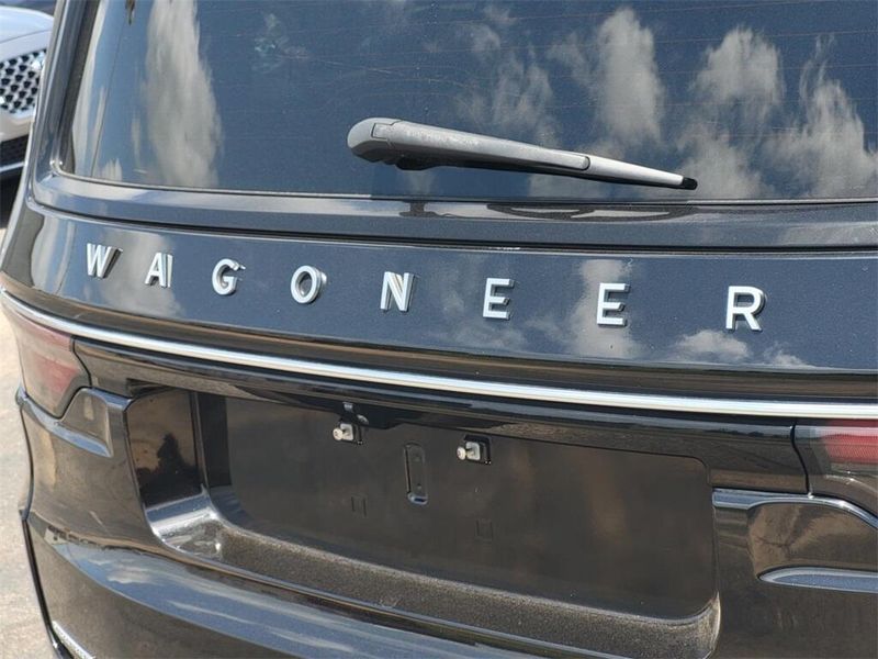 2022 Jeep Wagoneer Series IIIImage 8