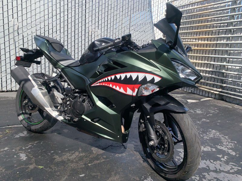 Used 2023 Kawasaki Ninja 400 Base Image 21