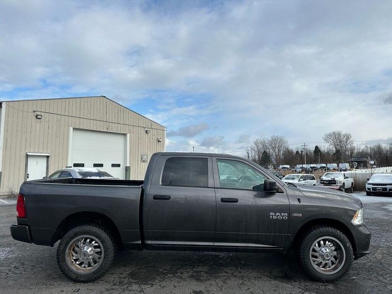 2016 RAM 1500 ExpressImage 8