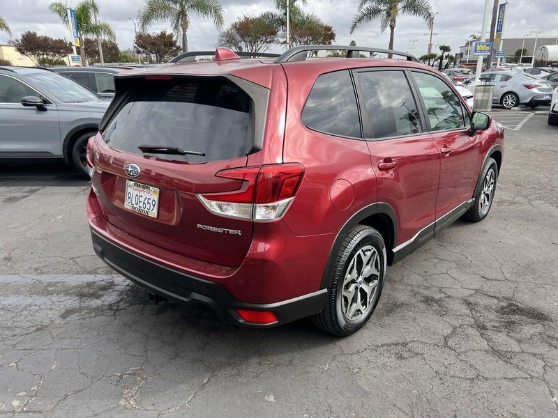 2019 Subaru Forester PremiumImage 5