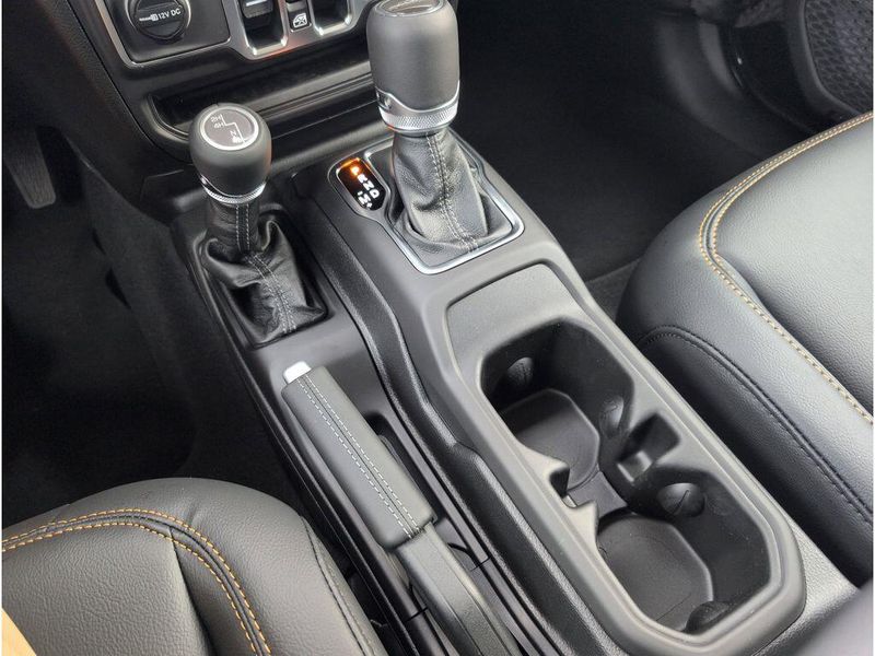 New 2026 Jeep Gladiator Sahara 4x4Image 20