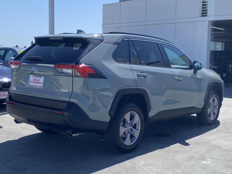 2023 Toyota RAV4 XLEImage 4