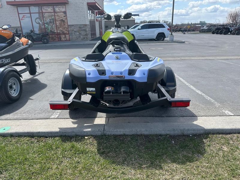 2024 YACHT CLUB SINGLE PLACE PWC WITH 13 TIRES 