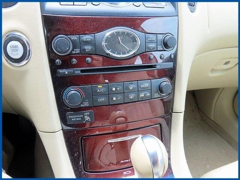 2015 INFINITI QX50 JourneyImage 17