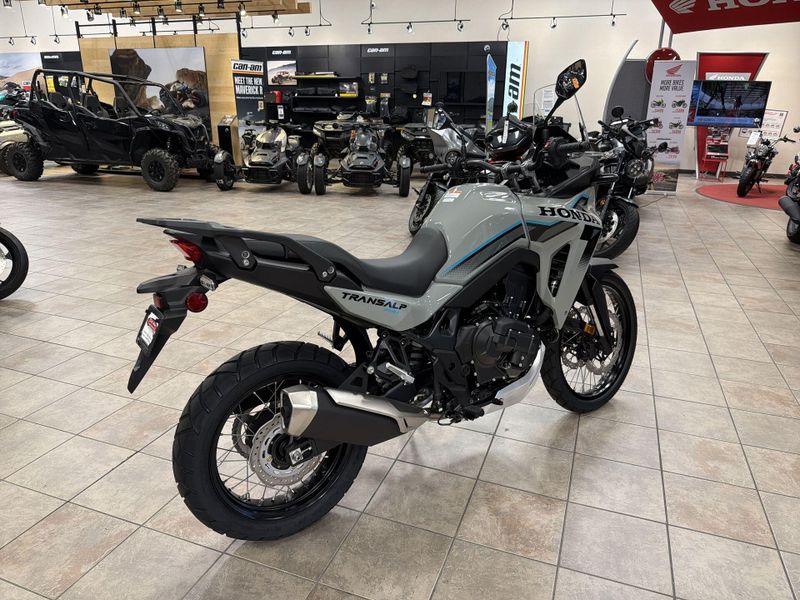 New 2026 Honda TRANSALP E-CLUTCH Image 18