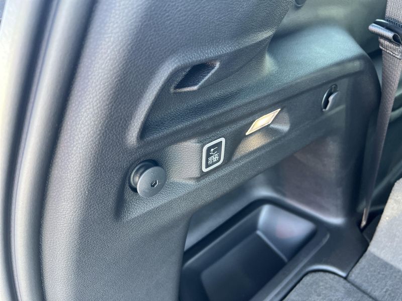 New 2025 Jeep Grand Cherokee L Limited 4x4Image 15