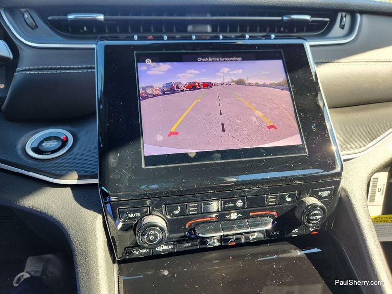 New 2025 Jeep Grand Cherokee Altitude X 4x4