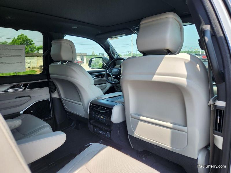 2025 Jeep Wagoneer Series Iii 4x4Image 47