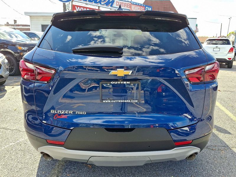 2022 Chevrolet Blazer 2LT photo 2