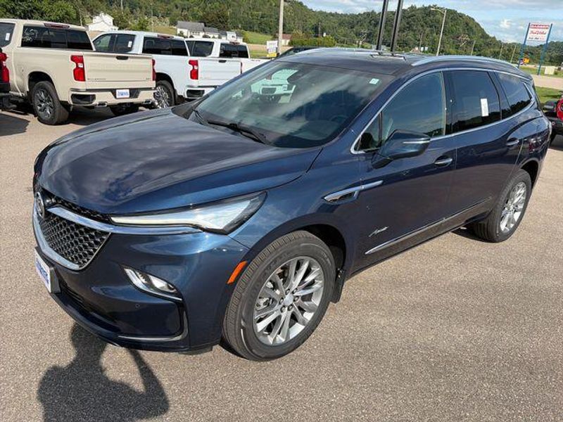 2022 Buick Enclave Enclave Avenir