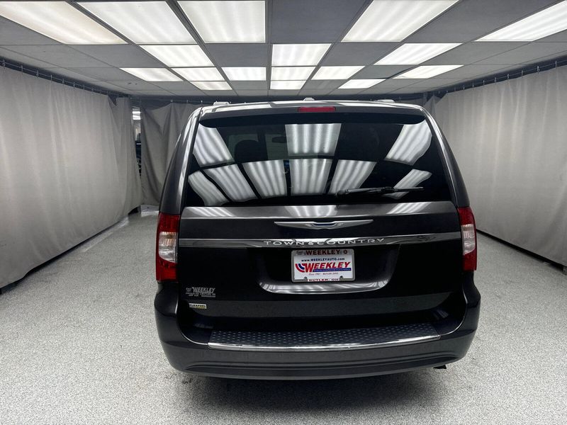 2015 Chrysler Town & Country TouringImage 3