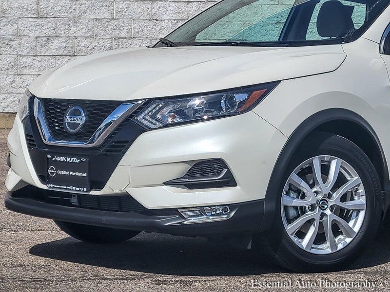 2022 Nissan Rogue Sport SV photo 2