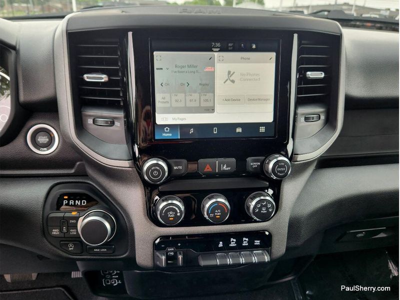 New 2026 RAM 1500 Express Crew Cab 4x4 5'7' Box