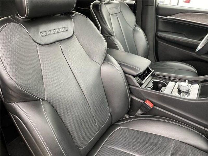New 2023 Jeep Grand Cherokee Overland 4xeImage 11