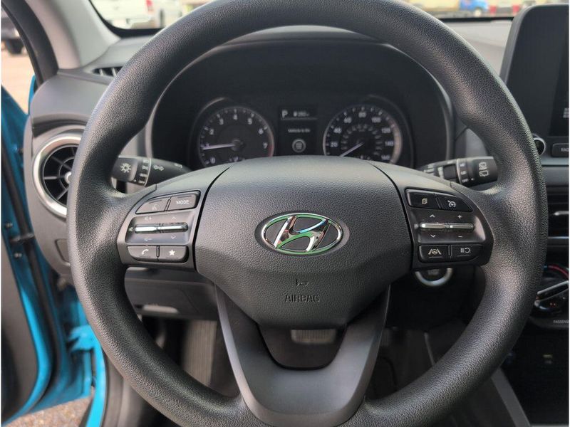 Used 2022 Hyundai Kona SELImage 22