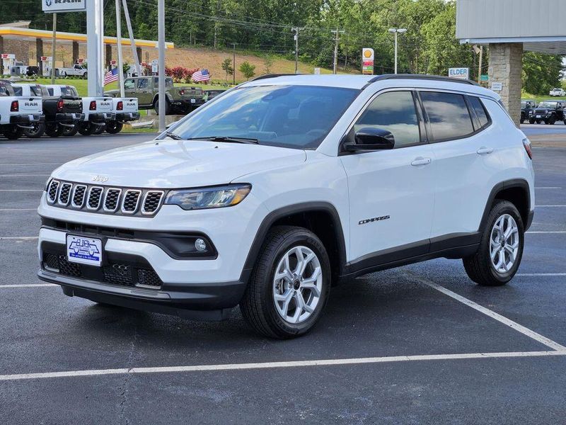 2025 Jeep Compass Latitude 4x4Image 3