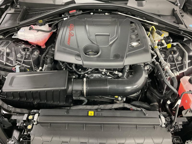 New 2026 Alfa Romeo Giulia AwdImage 19