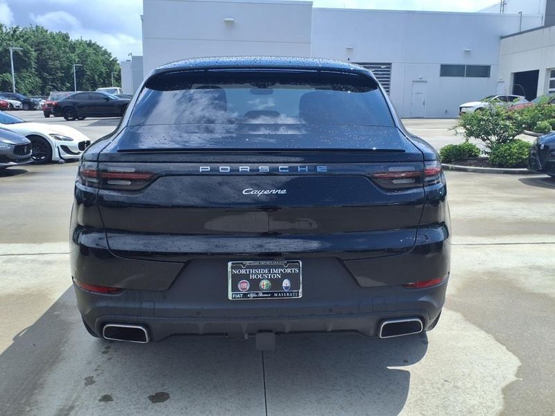 2021 Porsche Cayenne Coupe BaseImage 15