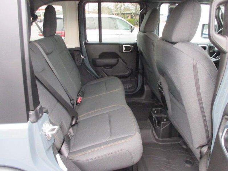 New 2026 Jeep Wrangler 4-door Sport SImage 27