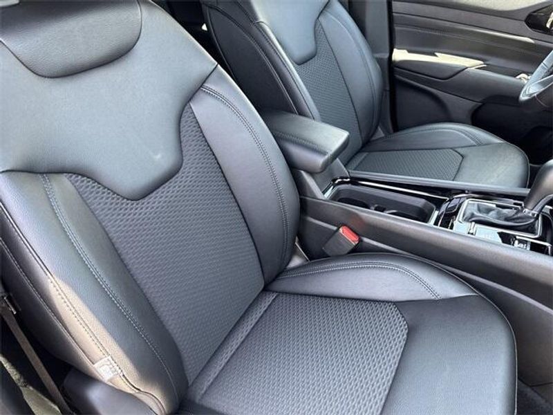 2025 Jeep Compass Latitude 4x4Image 11