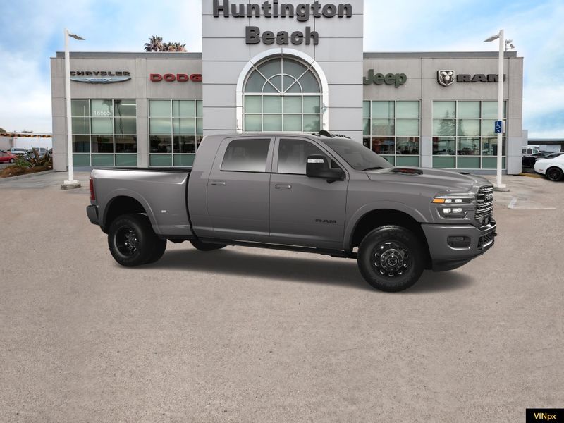 2025 RAM 3500 Limited Mega Cab 4x4 DuallyImage 10