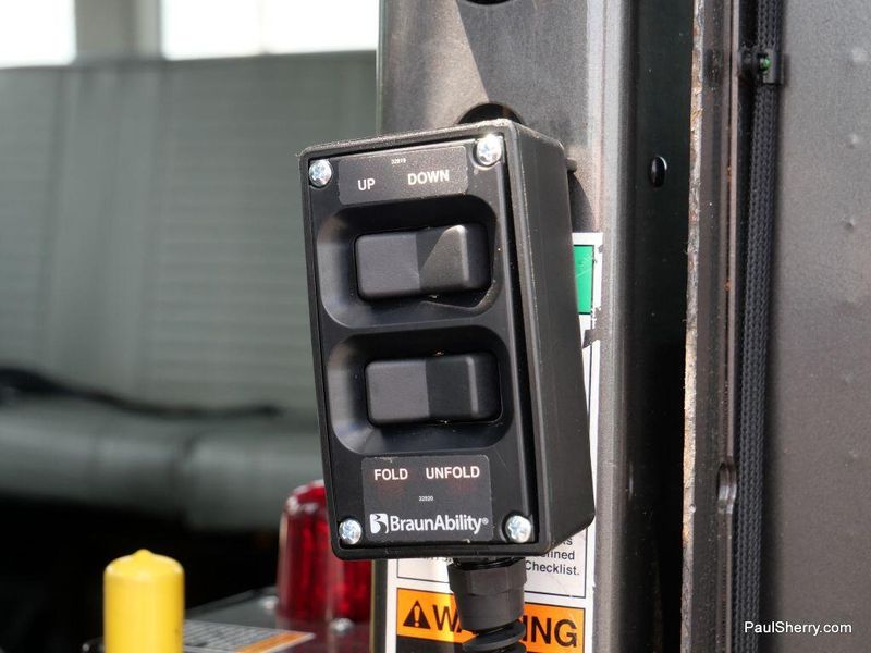 Used 2019 Ford Transit-350 XLImage 22