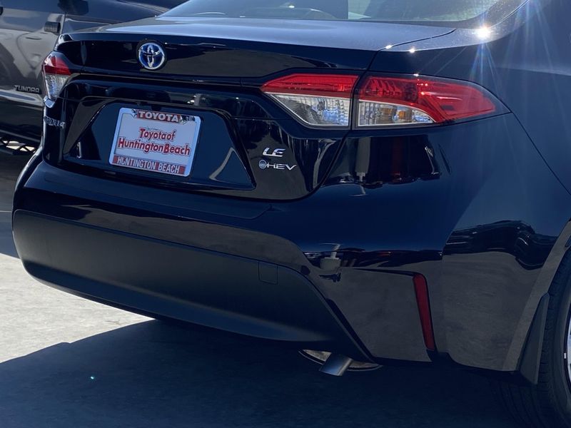 Used 2025 Toyota Corolla LEImage 4