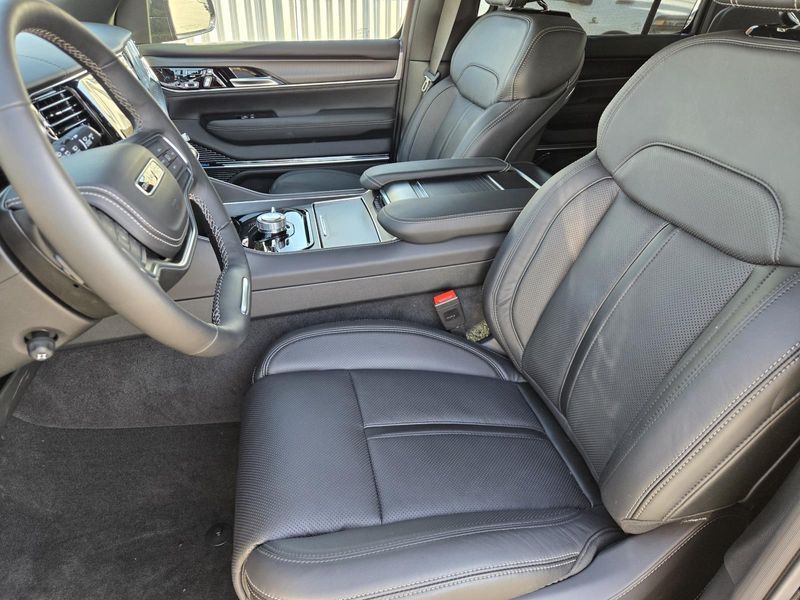 2026 Jeep Grand Wagoneer Summit Obsidian 4x4