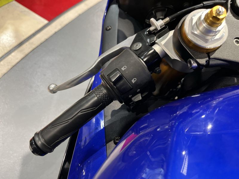 Used 2013 Yamaha YZFR6 Image 15