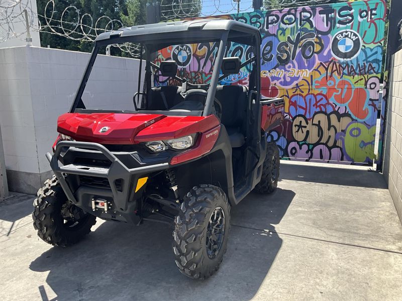 2024 Can-Am DEFENDER XT 64 HD10 Image 2