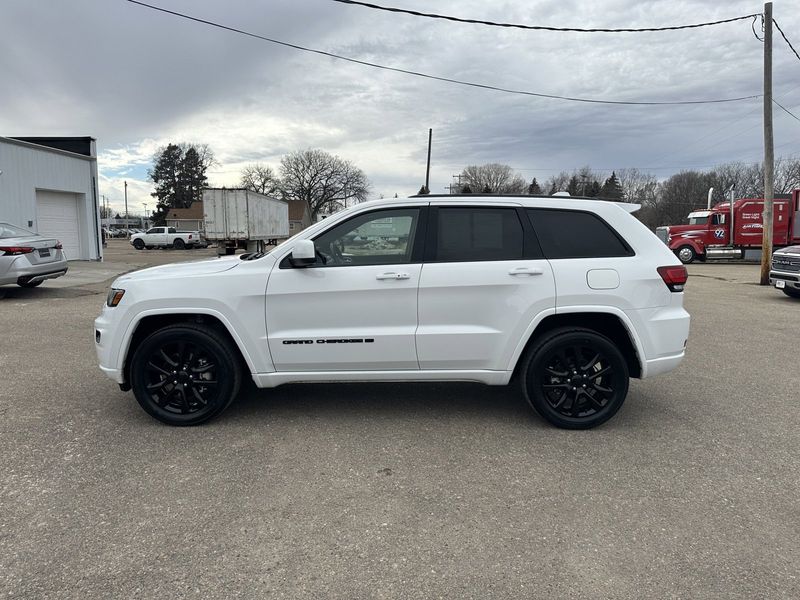 2022 Jeep Grand Cherokee WK Laredo XImage 5