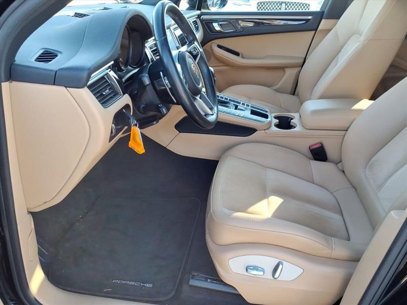 Used 2017 Porsche Macan BaseImage 13