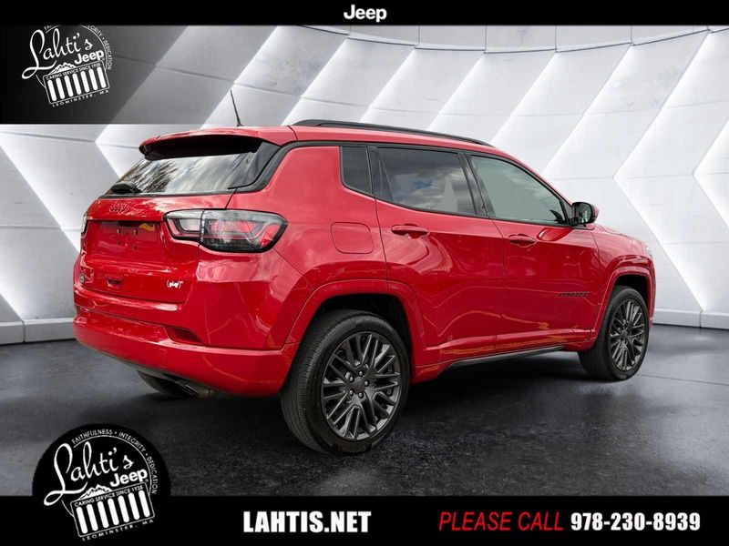 2022 Jeep Compass Red Edition photo 4