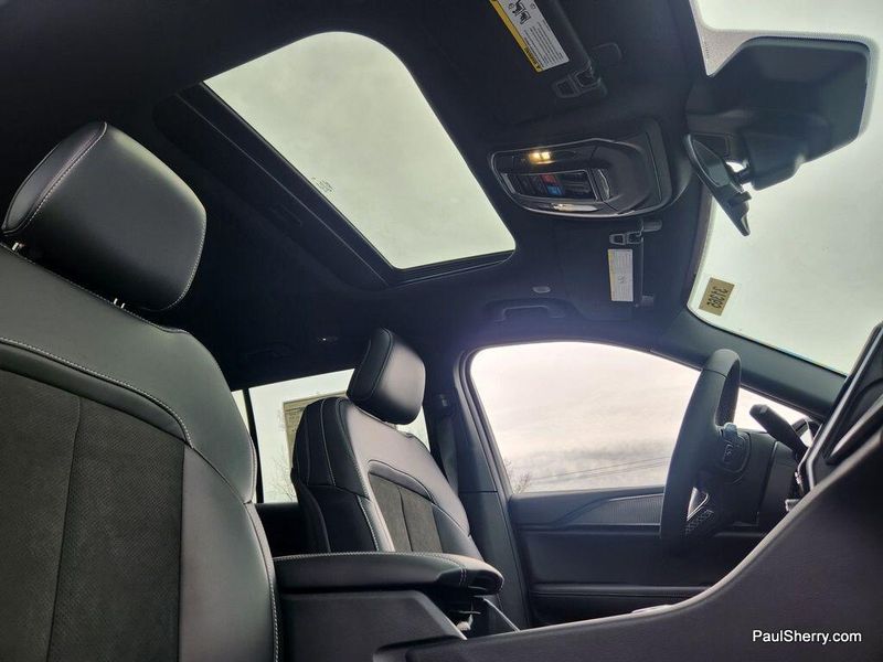 2025 Jeep Grand Cherokee L Altitude X 4x4Image 3