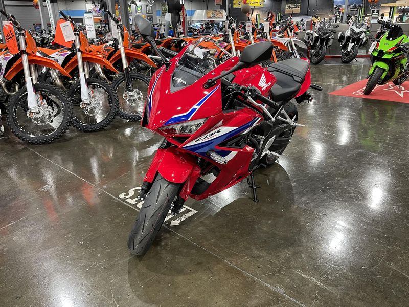 New 2024 Honda CBR650R ABS Image 13