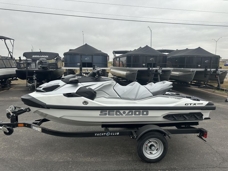 2025 SEADOO GTX LIMITED 325 WITH SOUND SYSTEM IDF WHITE PEARL Image 5